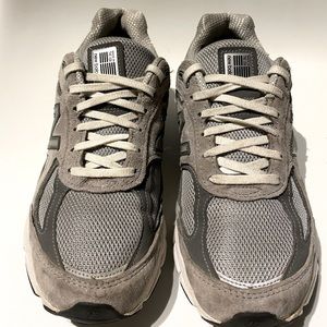 Women’s new balance 990v4